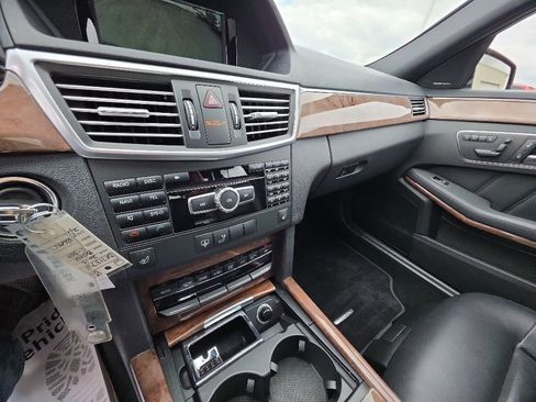 Used 2013 Mercedes-Benz E 350 4MATIC Sedan image 22