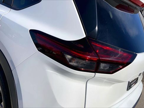 Used 2024 Nissan Rogue SV image 28