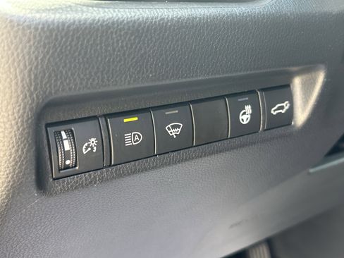 Certified 2022 Toyota RAV4 XLE w/ Convenience Package AWD/4WD image 15