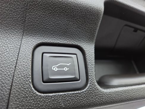 Used 2023 GMC Acadia SLT w/ Preferred Package AWD/4WD image 35