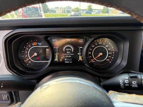 Used 2025 Jeep Wrangler Unlimited Sahara AWD/4WD image 18