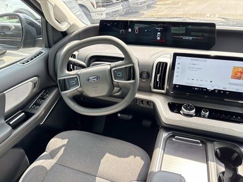 Certified 2025 Ford Expedition Active RWD image 14