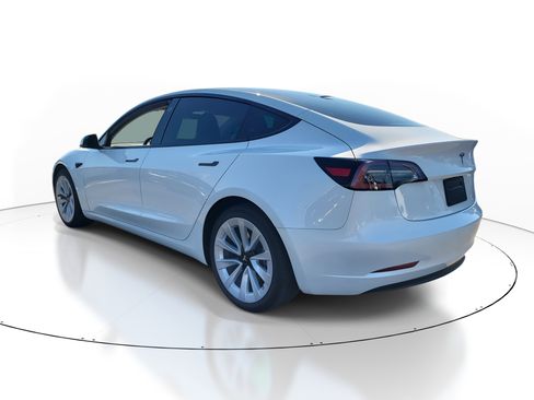 Used 2023 Tesla Model 3 Standard Range image 6