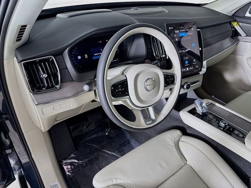 New 2026 Volvo XC90 T8 Ultra w/ Protection Package Premier image 9