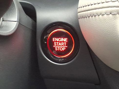 Certified 2025 Honda HR-V EX-L image 29