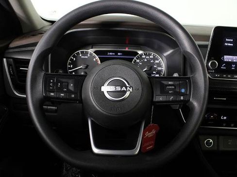 Certified 2023 Nissan Rogue SV FWD image 10
