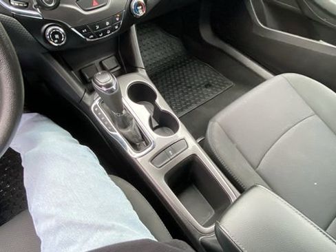 Used 2017 Chevrolet Cruze LT image 29