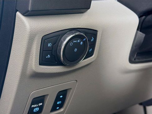Used 2018 Ford F150 XLT w/ Equipment Group 302A Luxury AWD/4WD image 17