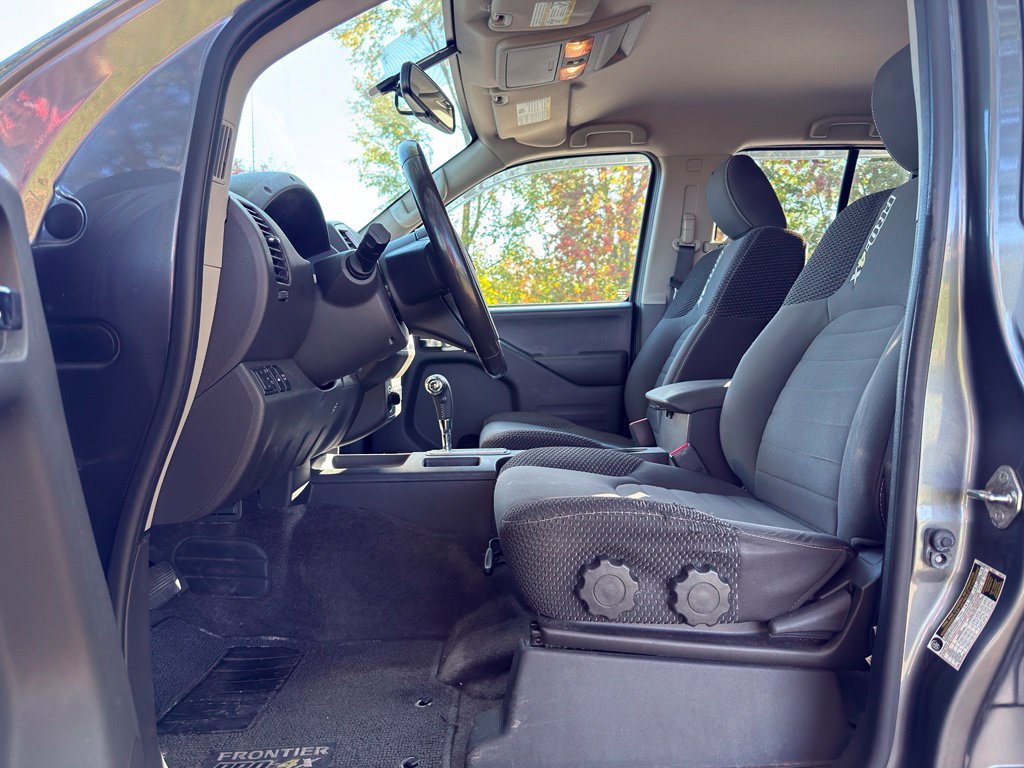 Used 2018 Nissan Frontier PRO-4X AWD/4WD image 2