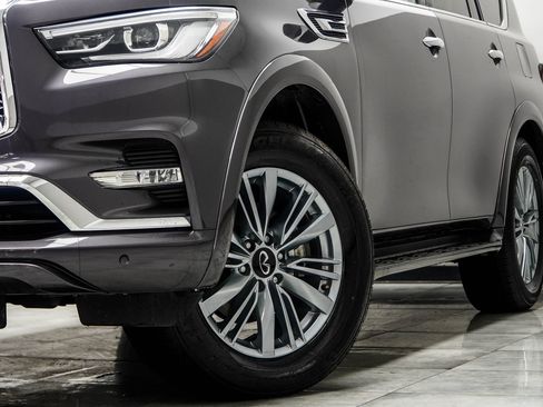 Used 2024 INFINITI QX80 Luxe image 3