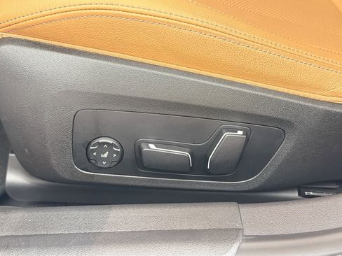 Certified 2024 BMW 330i Sedan w/ M Sport Package image 19