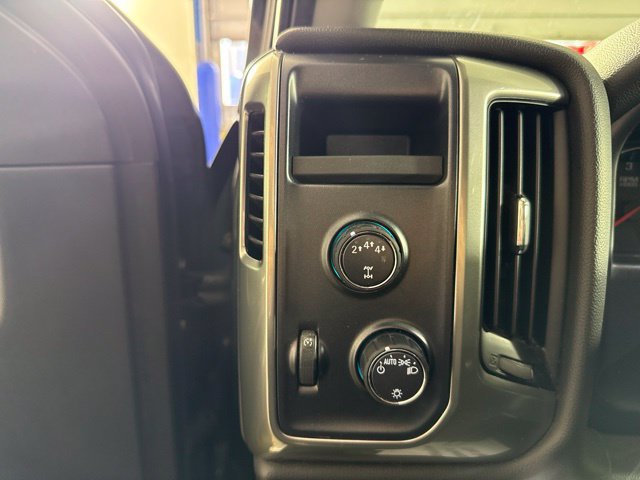 Used 2018 Chevrolet Silverado 2500 LT AWD/4WD image 18