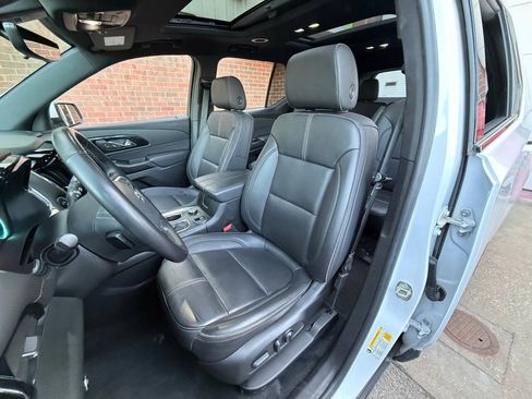 Used 2023 Chevrolet Traverse RS AWD/4WD image 22