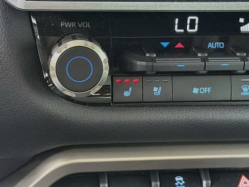 Used 2022 Toyota Tundra Limited AWD/4WD image 40