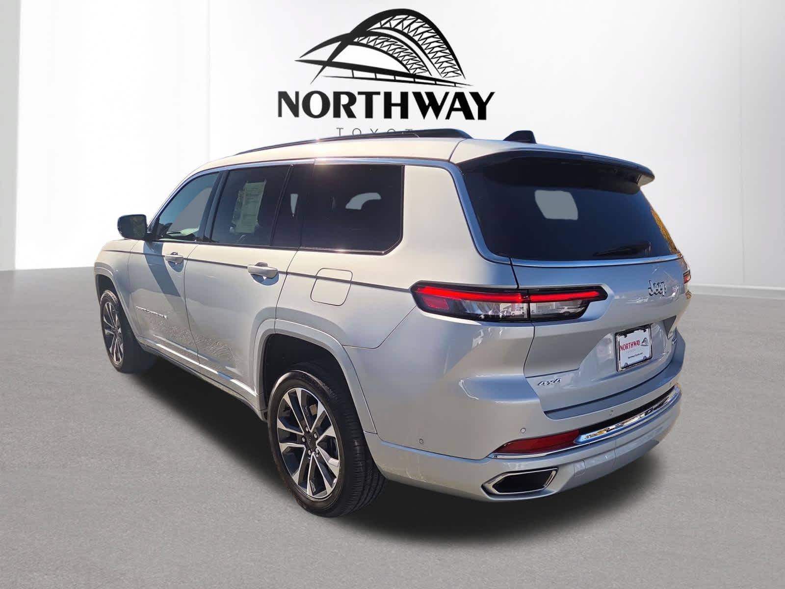 Used 2024 Jeep Grand Cherokee L Overland w/ Advanced Protech Group III AWD/4WD image 6