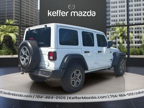Used 2022 Jeep Wrangler Unlimited Sport w/ Sun And Sound Package AWD/4WD image 7