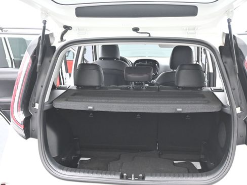 Used 2025 Kia Soul GT-Line w/ GT-Line Technology Package image 14