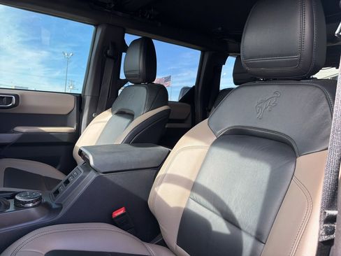 Used 2023 Ford Bronco Wildtrak image 10