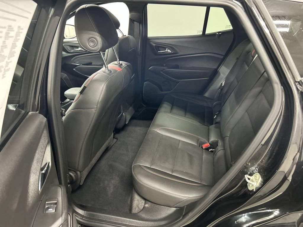Used 2025 Chevrolet Trax RS w/ Sunroof Package FWD image 20