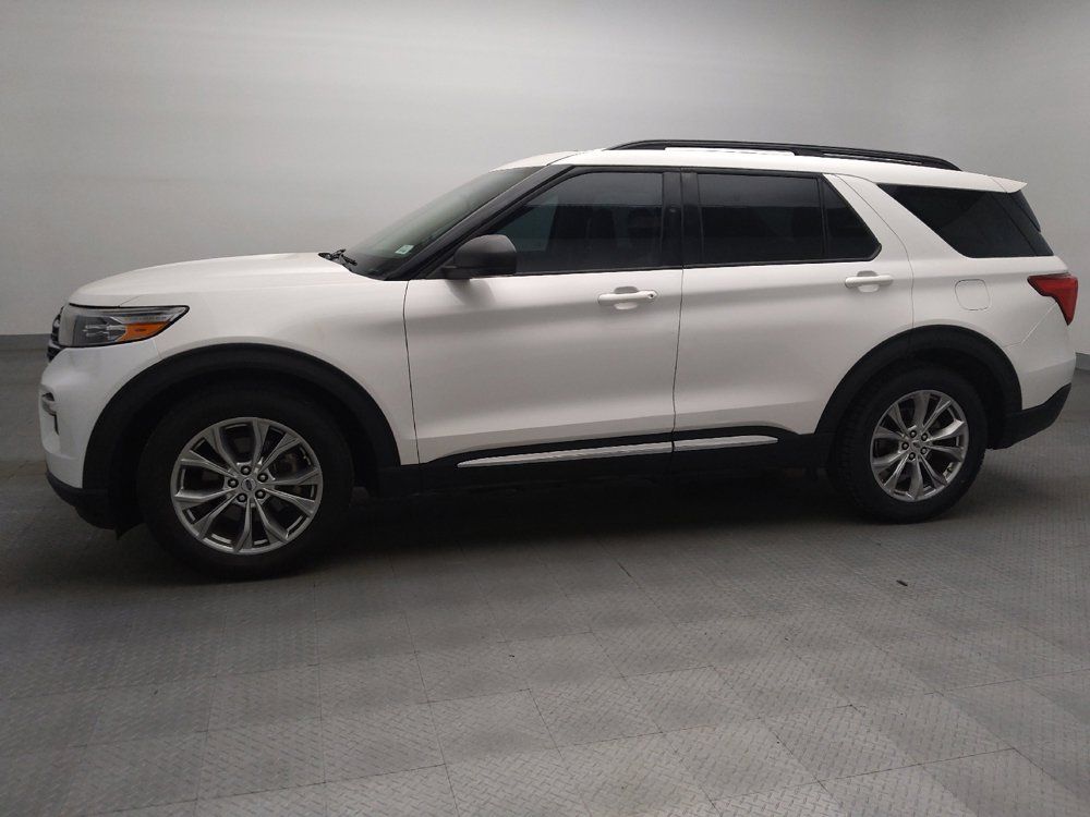 Used 2020 Ford Explorer XLT w/ Equipment Group 202A RWD image 2