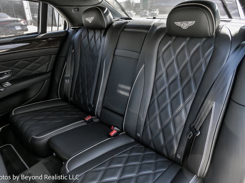 Used 2014 Bentley Flying Spur W12 image 22