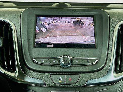 Used 2023 Chevrolet Equinox LT FWD image 15