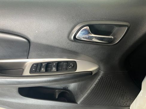 Used 2016 Dodge Journey SE w/ Flexible Seating Group FWD image 52