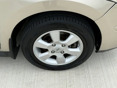 Used 2009 Nissan Versa Sedan w/ Convenience Pkg FWD image 40