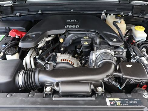 Used 2019 Jeep Wrangler Unlimited Sport S AWD/4WD image 39