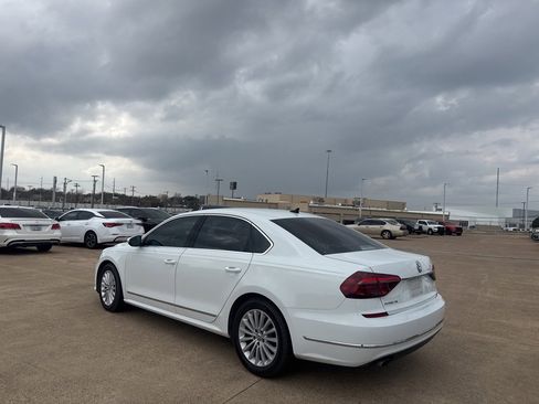 Used 2017 Volkswagen Passat 1.8T SE image 16