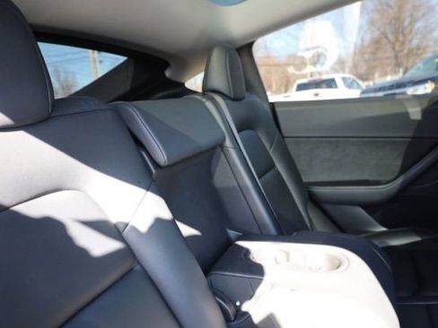 Used 2021 Tesla Model Y Long Range image 27