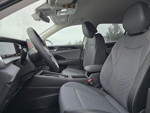 New 2026 Volkswagen Tiguan SE AWD/4WD image 17