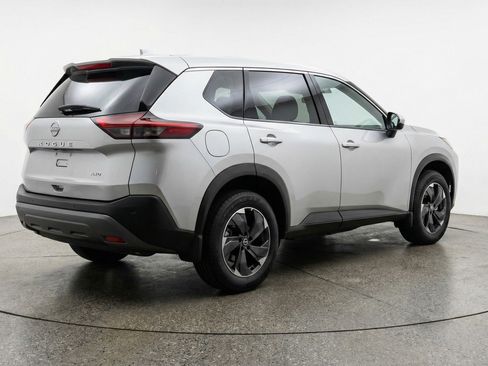 Used 2025 Nissan Rogue SV AWD/4WD image 9