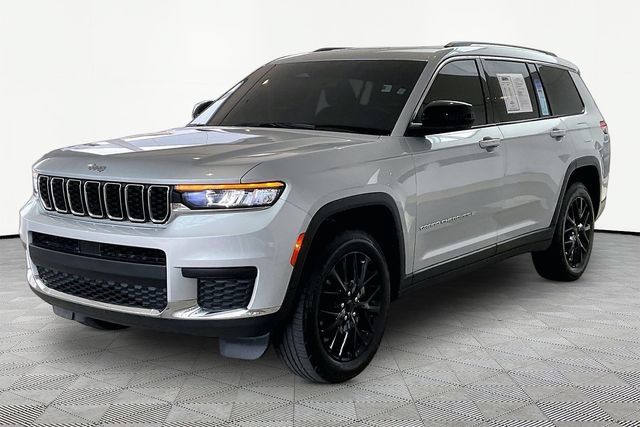 Used 2023 Jeep Grand Cherokee L Laredo w/ Luxury Tech Group I AWD/4WD image 3
