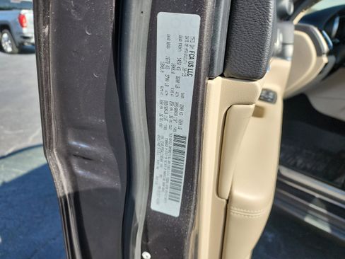 Used 2020 Jeep Grand Cherokee Limited w/ Trailer Tow Group IV image 31