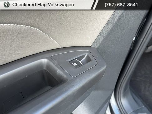 Used 2022 Volkswagen Atlas Cross Sport SE w/ Panoramic Sunroof Package image 26