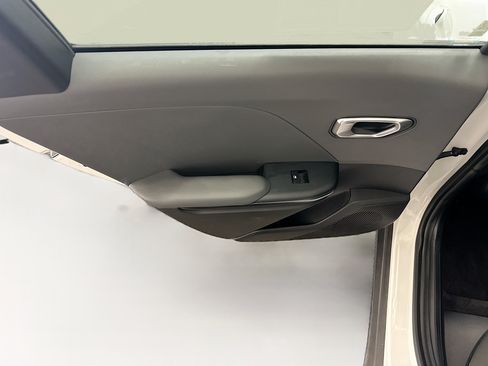 Used 2025 Kia K4 FWD image 26