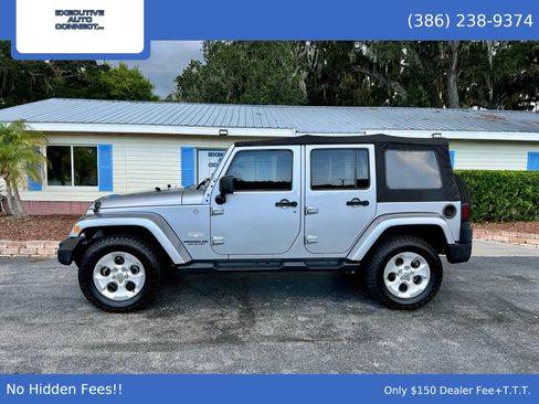 Used 2015 Jeep Wrangler Unlimited Sahara image 8