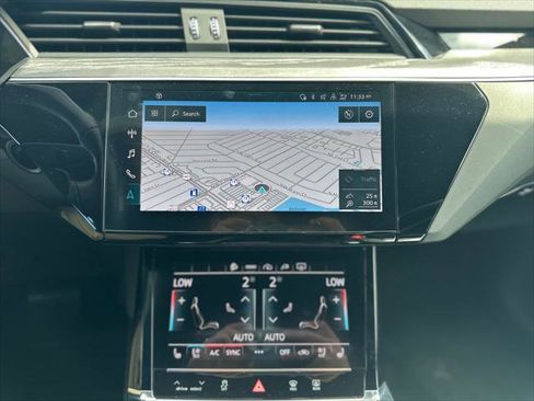 Used 2023 Audi e-tron Premium Plus w/ Premium Plus Package image 12