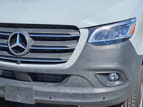 New 2025 Mercedes-Benz Sprinter 2500 image 9