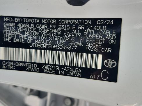 Used 2024 Toyota Corolla LE w/ LE Convenience Package FWD image 24