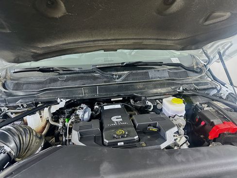 Used 2024 RAM 2500 Laramie w/ Safety Group image 32