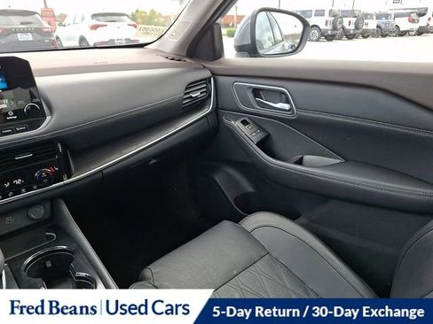 Certified 2022 Nissan Rogue Platinum w/ Head-Up Display Package AWD/4WD image 18
