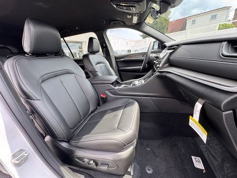 New 2026 Jeep Grand Cherokee L Limited AWD/4WD image 19