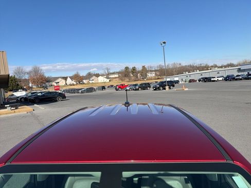 Used 2018 Chevrolet Colorado LT w/ Luxury Package, Chrome image 9