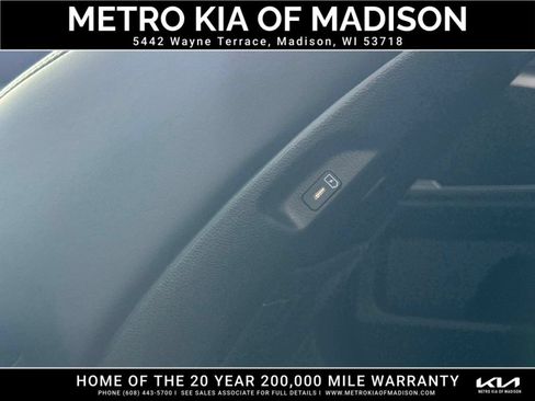 Used 2025 Kia Telluride S AWD/4WD image 33