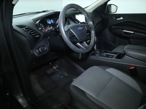 Used 2017 Ford Escape SE w/ Equipment Group 201A FWD image 18