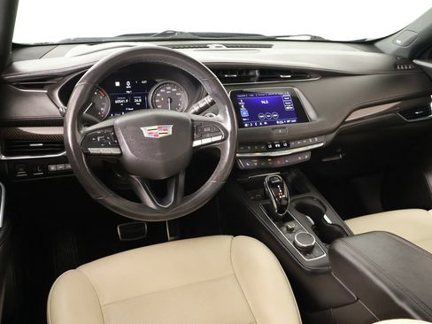 Used 2023 Cadillac XT4 Sport FWD image 2