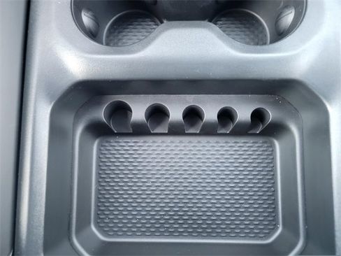 New 2026 RAM 1500 4x4 Crew Cab image 24