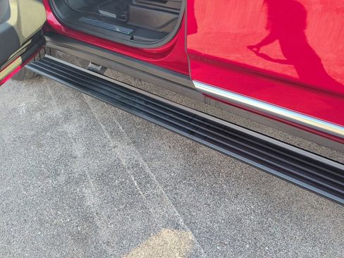 Used 2022 GMC Yukon XL Denali image 11